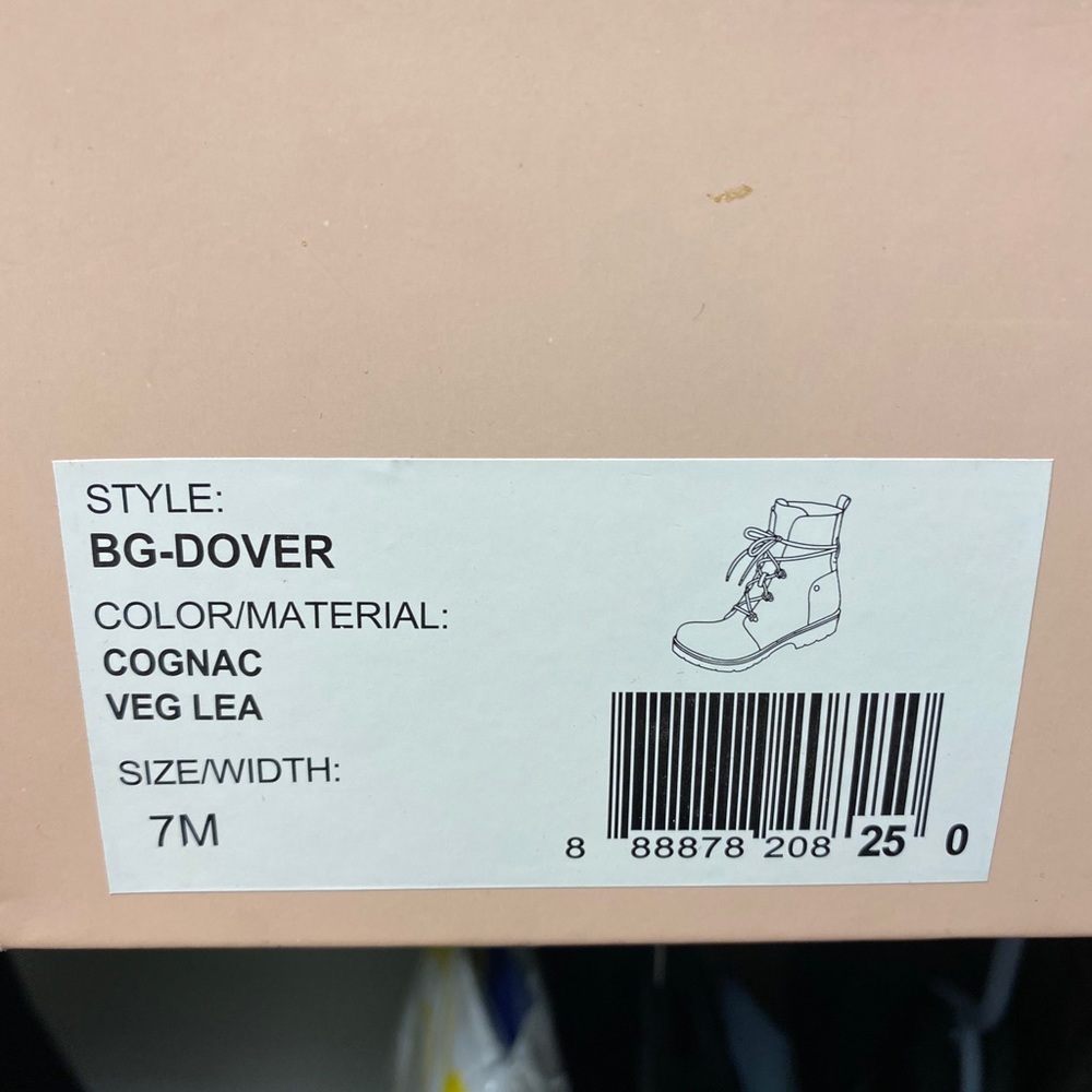 Boots - Picture 3 of 6